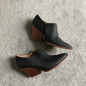 Franco Sarto women’s black booties size 8